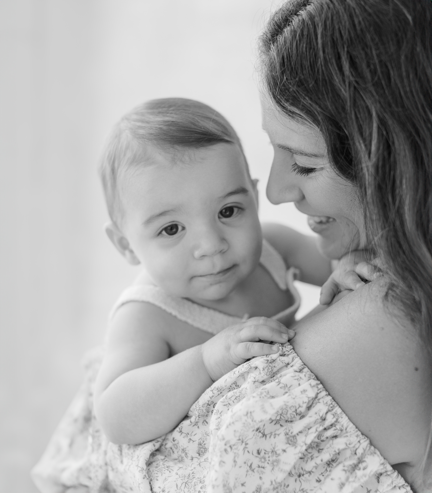 boston mini sessions photoshoot with mom and infant son
