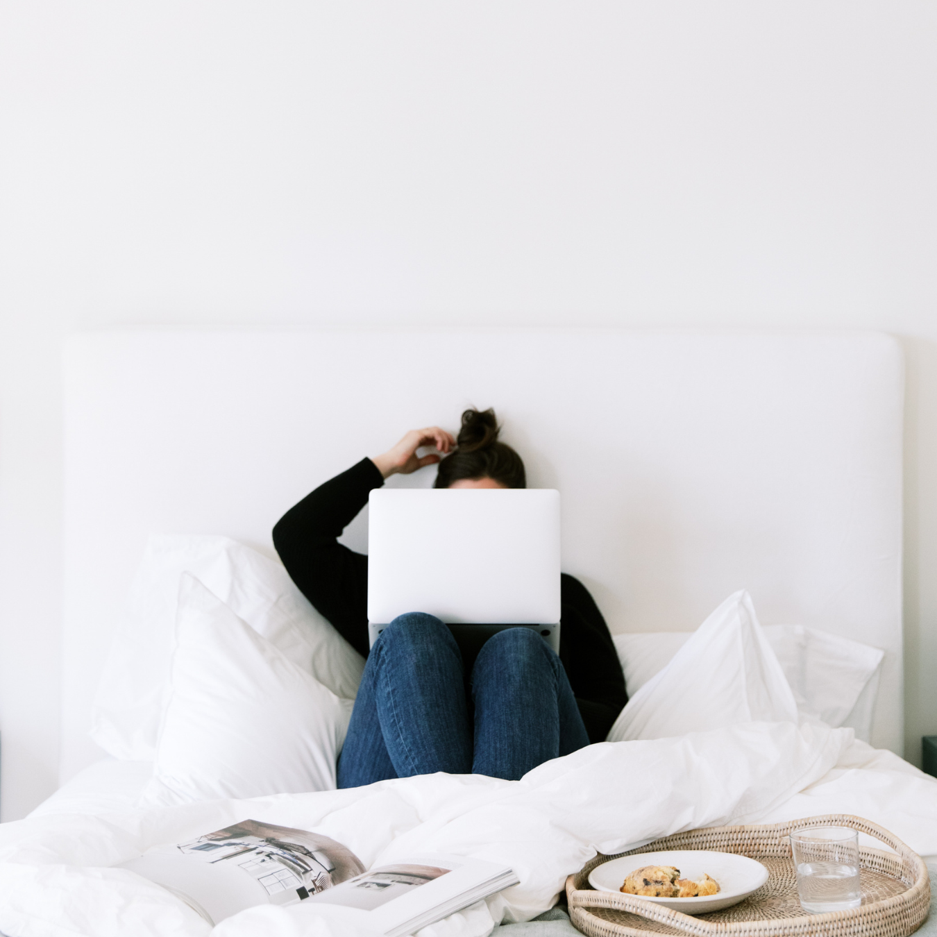Lifestyle image representing blogging for photographers and content creation from home.